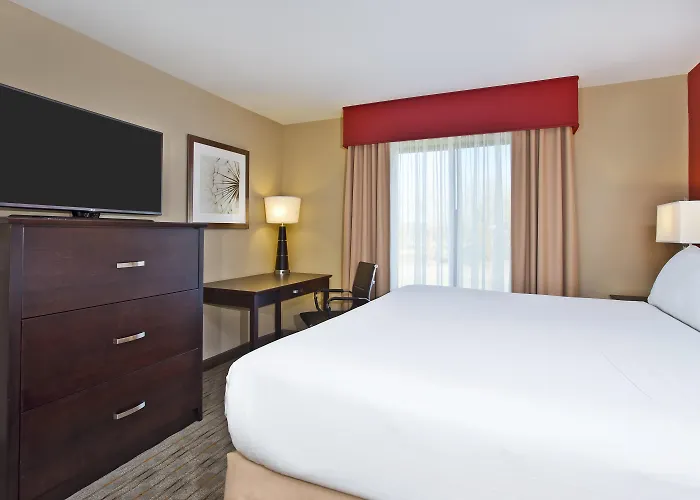 Holiday Inn Express & Suites Springfield By Ihg